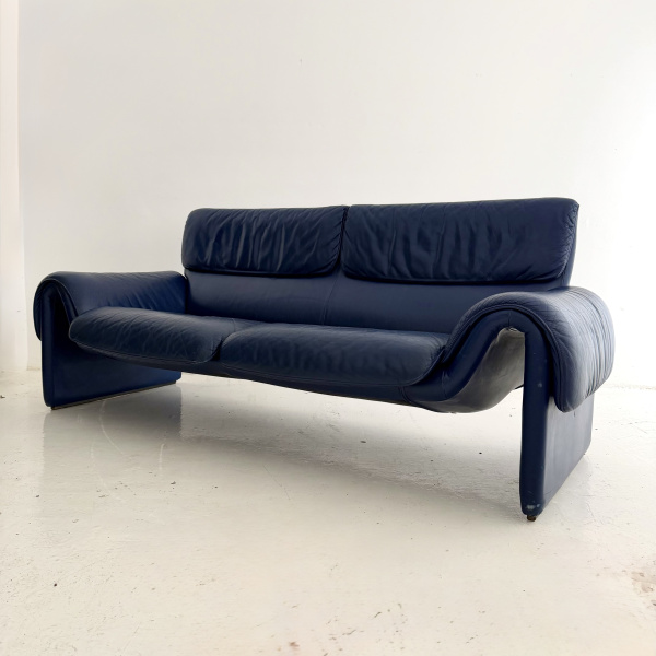A 1980s De Sede DS-2011 2 seat sofa  image