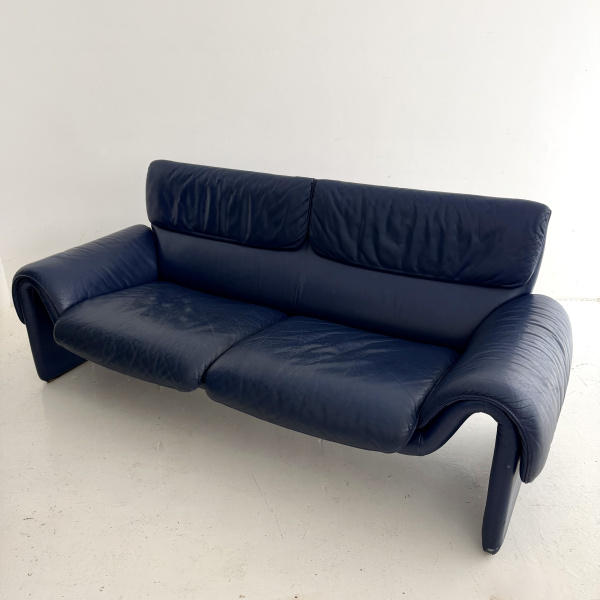 A 1980s De Sede DS-2011 2 seat sofa  image