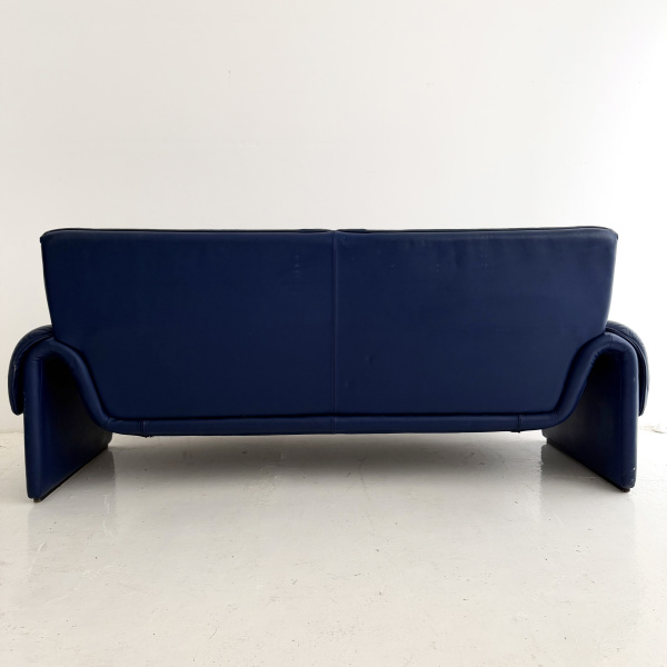 A 1980s De Sede DS-2011 2 seat sofa  image