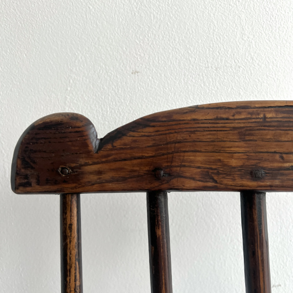 18th century welsh 3 legged comb-back chair  image