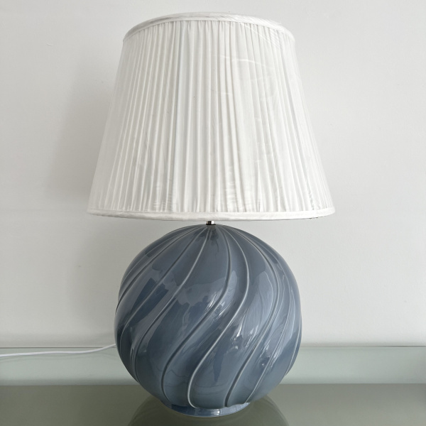 A large ceramic late 1970s Italian lamp image