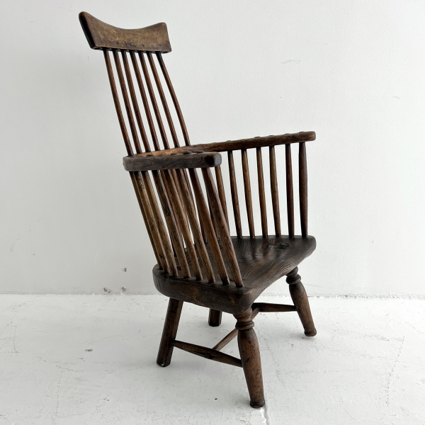 An 18th Century Welsh Lobster-pot comb-back stick chair  image