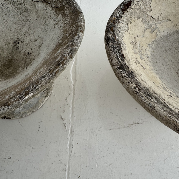 A pair of Brutalist Willy Guhl Swiss satellite planters  image