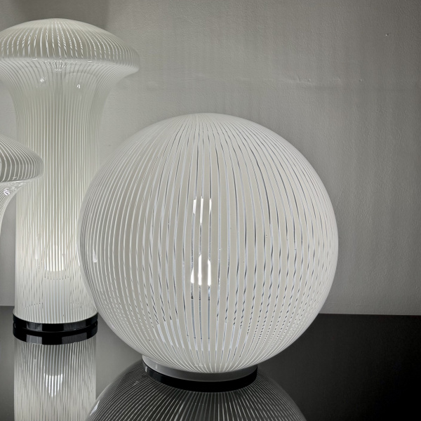 A large Venini murano Tessuto lamp by Ludovico Diaz de Santillana image