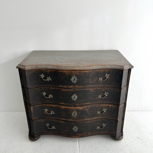 A large 18th century Swedish Baroque chest of drawers.   image