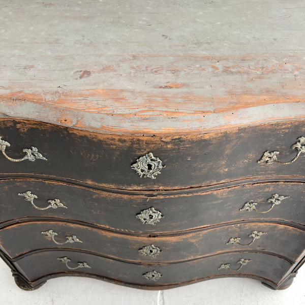 A large 18th century Swedish Baroque chest of drawers.   image