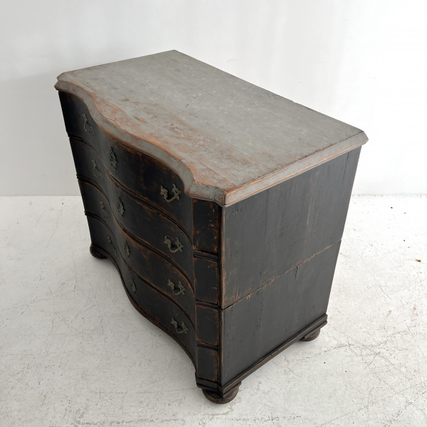 A large 18th century Swedish Baroque chest of drawers.   image
