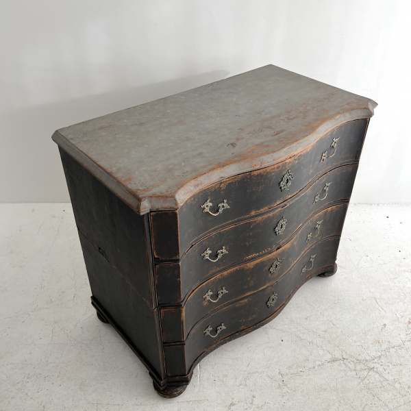 A large 18th century Swedish Baroque chest of drawers.   image