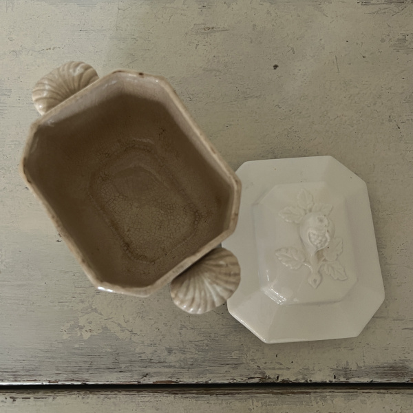 19th Century Creil et Montereau Sugar Box  image