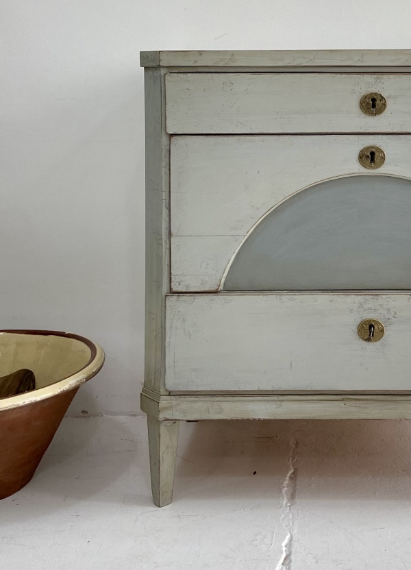 late 19th century Swedish chest of drawers  image