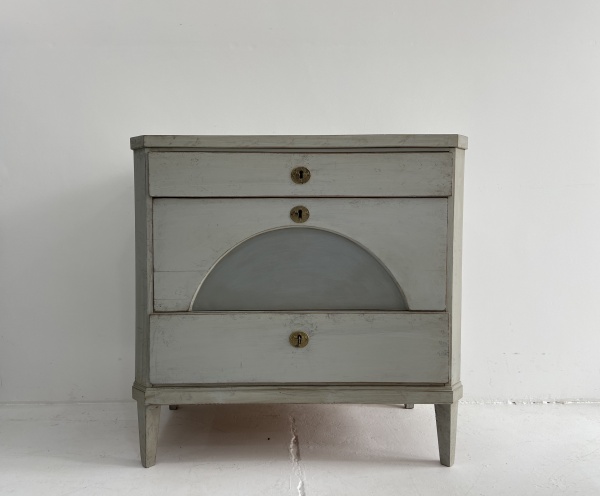 late 19th century Swedish chest of drawers  image