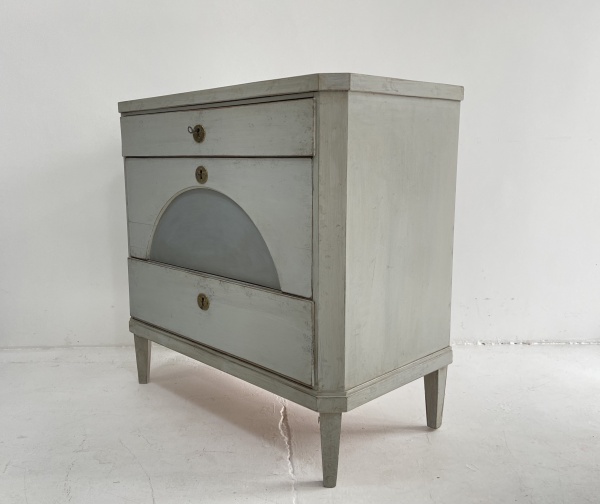 late 19th century Swedish chest of drawers  image