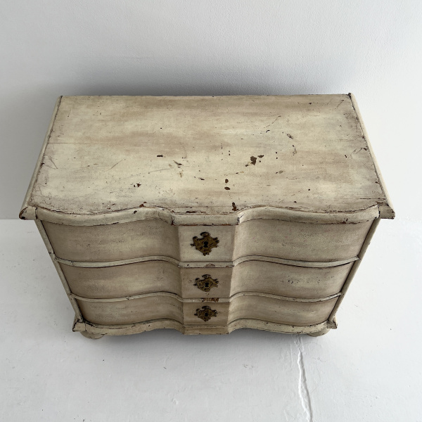 Late 18th Century Swedish Baroque Chest of Drawers  image