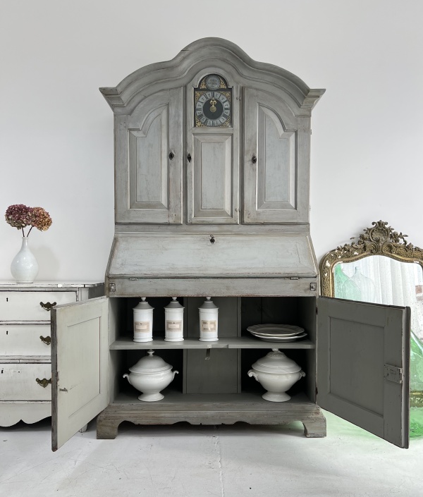 An impressive Swedish 19th century cabinet  image