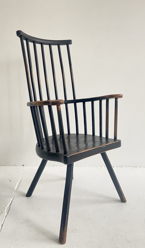 Early 19th Century Welsh Comb-back Windsor Chair  image